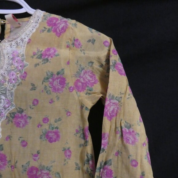 ETHNIC KIDS | 8-9 years | Traditional Floral and Lace Dress - Picture 5 of 16